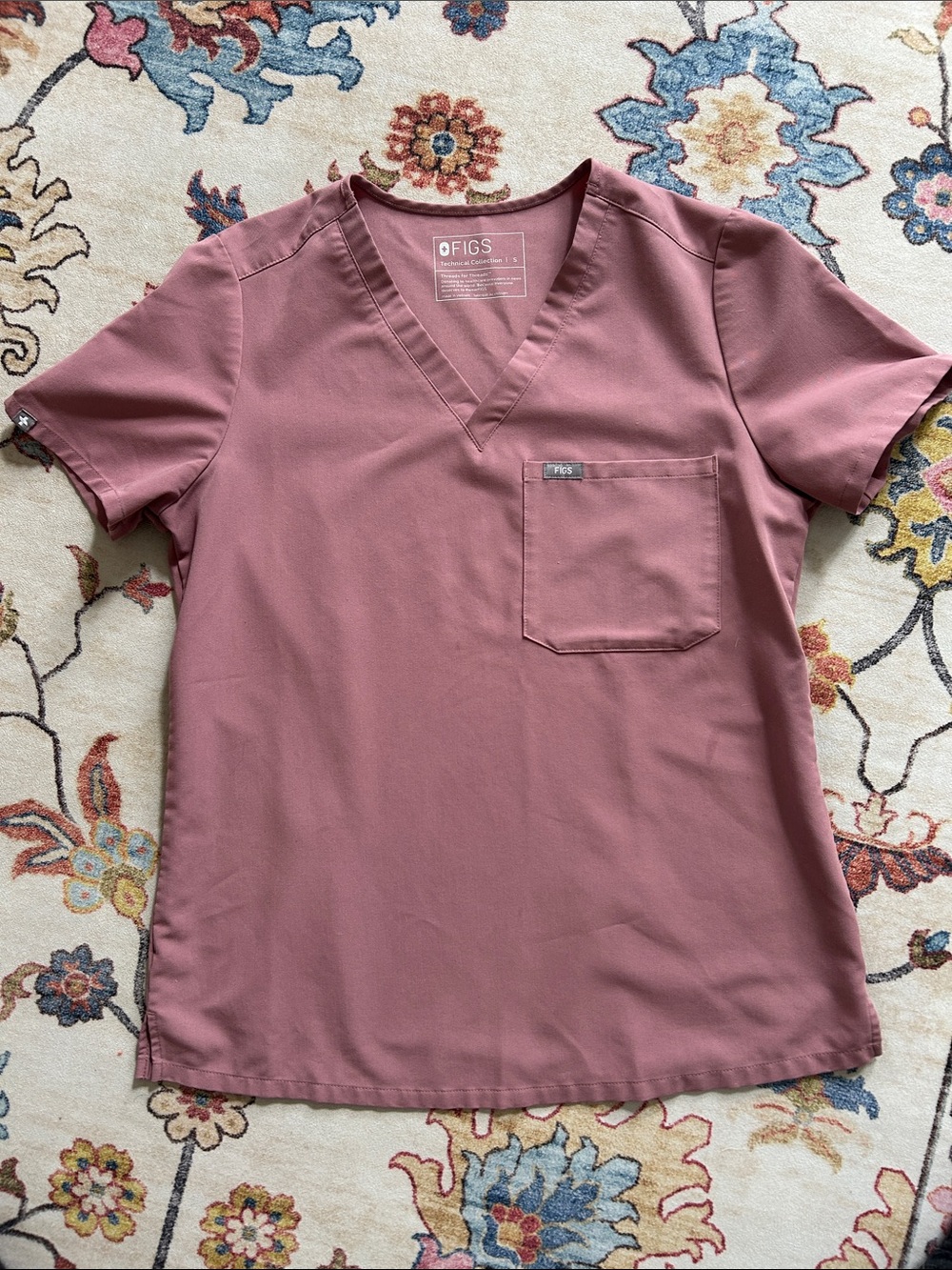 FIGS Women's Catarina One Pocket Scrub Top mauve small medical professional